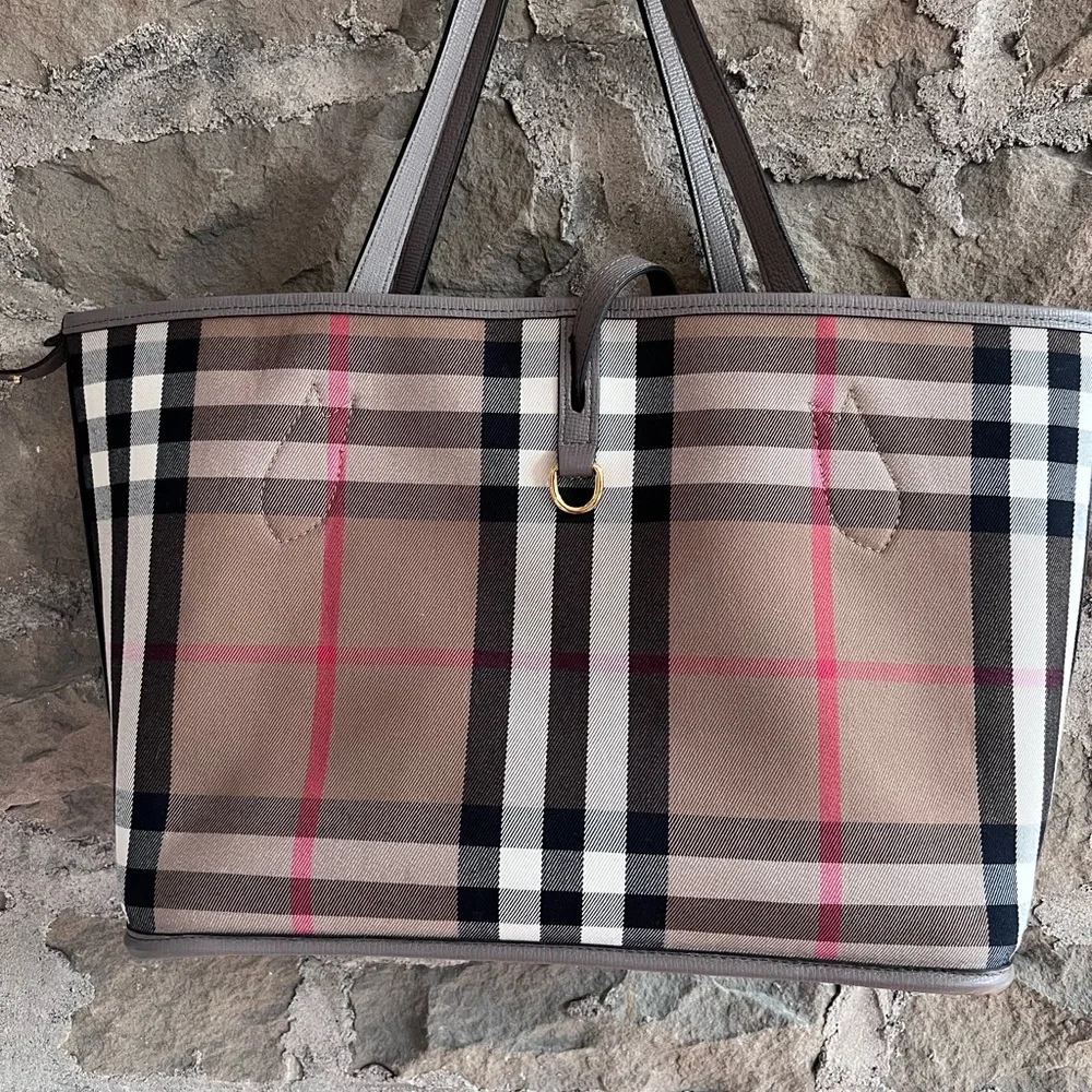 EUC Burberry Honeybrook Derby Tote Bag, wristlet & dustbag.